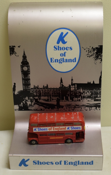 Dinky 1964 DINKY #289 ROUTEMASTER BUS ‘K-SHOES OF ENGLAND’  RARE! GOOD+ w/VG+ STAND