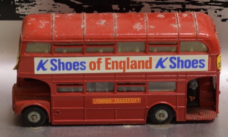Dinky 1964 DINKY #289 ROUTEMASTER BUS ‘K-SHOES OF ENGLAND’  RARE! GOOD+ w/VG+ STAND