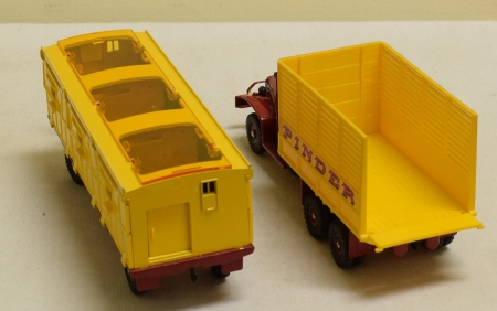 Dinky DINKY 881 PINDER CIRCUS TRUCK W/ TRAILER, NEAR-MINT MODEL W/ VG BOX!