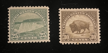 U.S. Stamps SCOTT #568 & 569, 25c GREEN & 30c OLIVE BROWN, BOTH MOG-LH, VF+PO FRESH-CAT $36