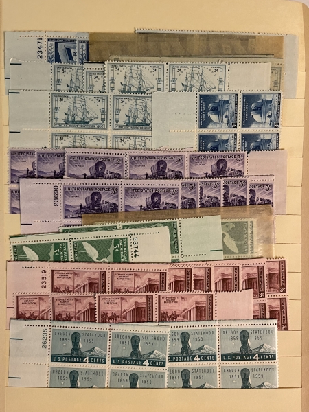 U.S. Stamps 32 STOCKPAGES WITH HUNDREDS OF PLATEBLOCKS, SINGLES & MULTIPLES – CATALOG $750
