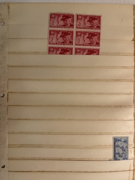 U.S. Stamps 32 STOCKPAGES WITH HUNDREDS OF PLATEBLOCKS, SINGLES & MULTIPLES – CATALOG $750