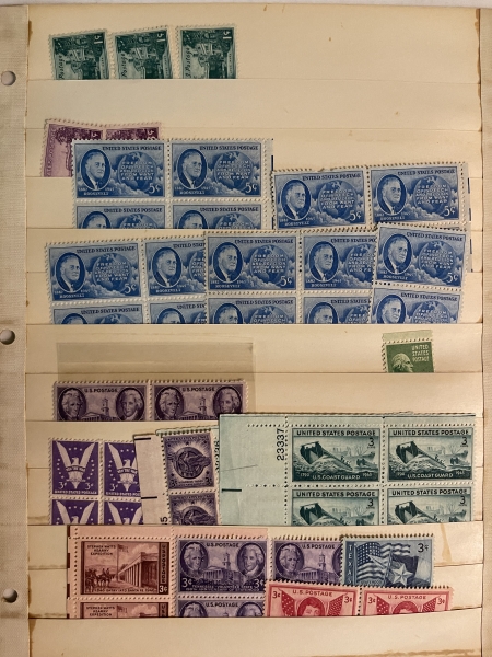 U.S. Stamps 32 STOCKPAGES WITH HUNDREDS OF PLATEBLOCKS, SINGLES & MULTIPLES – CATALOG $750