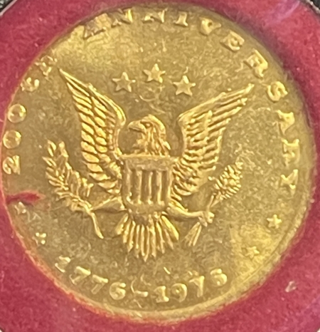 Exonumia 1976 U.S. BICENTENNIAL 10K GOLD MEDAL, 1.7 GRAMS GOLD, AMERICAN COIN CO, IN CASE
